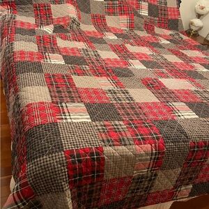 Home Reflections King Size 3-Piece 100% Cotton Quilt Set in Black, Red, and Gray